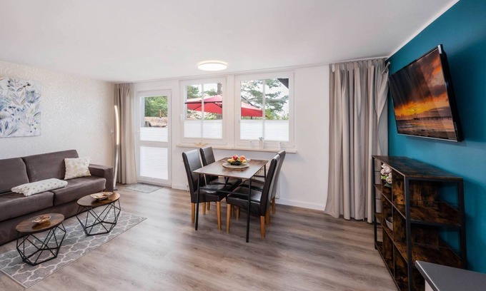 Korswandt Apartment | Ferienwohnung Waldhaus 2.2 - Gemütlicher Ferienbungalow in Ruhiger Waldrandlage, 800 m vom
