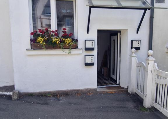 Muenchberg Apartment | Ferienwohnung Wunderlich rot