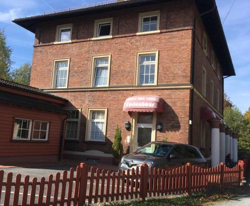 Naila Apartment | Ferienwohnungen Bahnhof Marxgrün