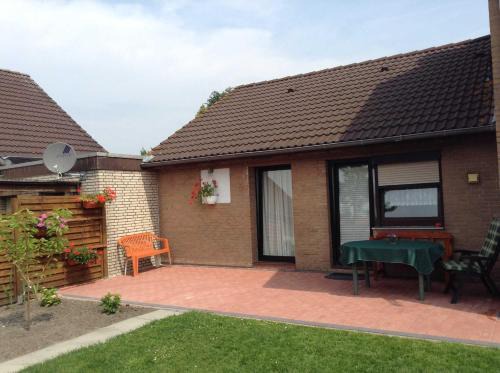 Ditzum Apartment | Ferienwohnungen Haus Sommerwind, 45075