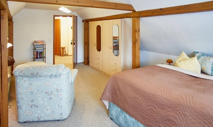 Oybin Apartment | Ferienwohnungen Heumann - Holiday apartment Sternedomizil (ground floor)