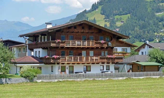 Schwendau Apartment | Ferienwohnungen Johanna