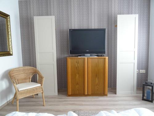 Leer Apartment | Ferienwohnungen "Kajüte Leer", 15199