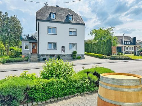 Brauneberg House | Ferienwohnungen Weingut Kilburg