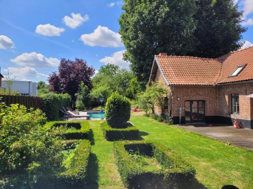 Sainghin-en-Melantois Villa | ferme de caractère avec piscine et cheminée