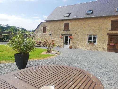 Asnieres-en-Bessin Bed & Breakfast | Ferme de Montigny (Chambres)