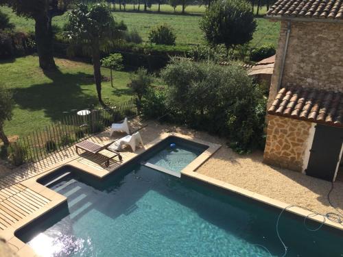 Chabeuil Bed & Breakfast | Ferme St Pierre gîte, pisc, repas, 2-3 personnes