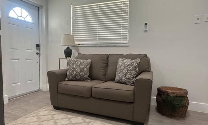Miami Gardens House | Fern Gully Inn