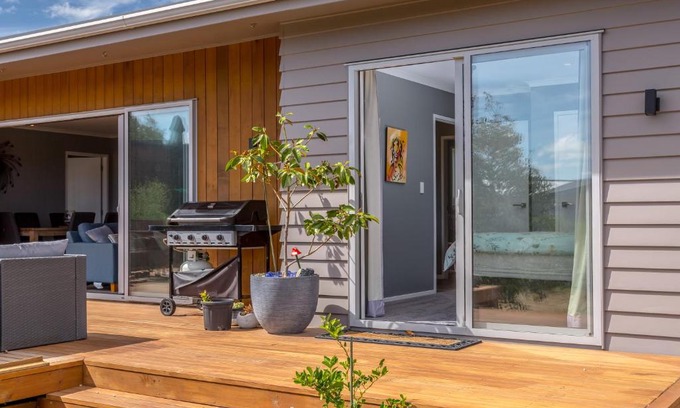 Martinborough House | Fern Haven