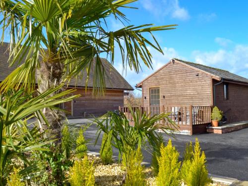 Nuneaton House | Fern Lodge - Uk13321