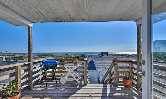 Fernandina Beach Cottage | Fernandina Cottage w/Deck + Direct Beach Access!