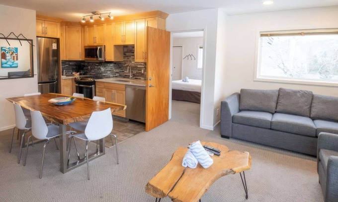 East Kootenay Condo | Fernie - Timberline Lodges Aspen #331