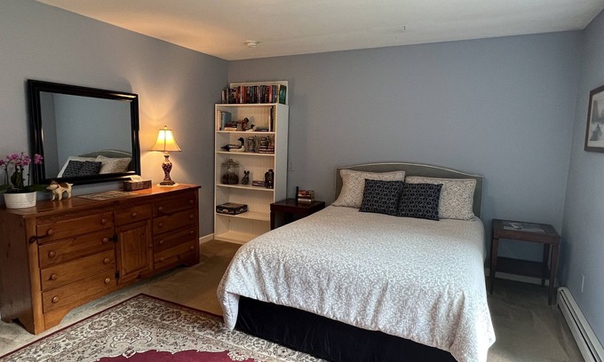 Milford Apartment | Fernwood Guesthouse Garden Room, 1 of 2, near Dreams Park and Arnold Lake