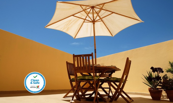 Alvor Condo | Few Steps to the Beach - Near Tres Irmaos Beach and Close to Alvor Village