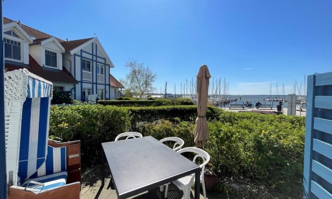 Alt Gaarz Apartment | Fewo 33 "ferienwohnung am Reriker Yachthafen mit Salzhaffblick"