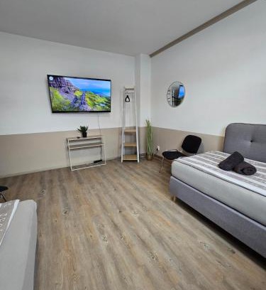 Halberstadt Apartment | FeWo 5 Personen, Nähe Bahnhof, WLAN,Balkon