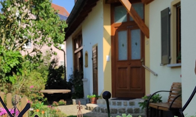 Hallerndorf Apartment | Fewo - Aischblick . ihr Gastgeber mit Herz !