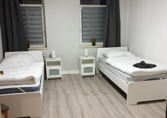 Weissenfels Apartment | FeWo Nina 3 - Monteurwohnung