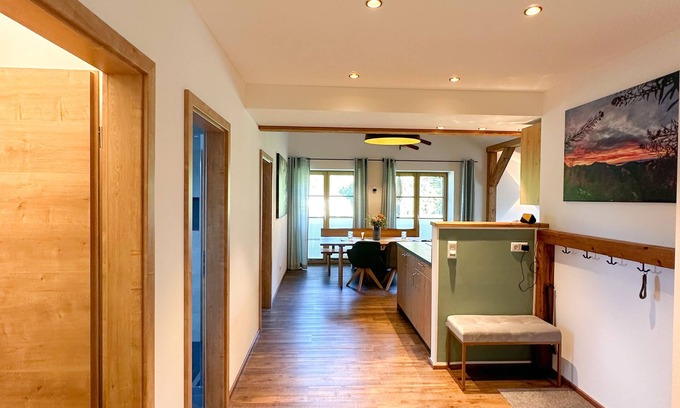 Ruhpolding Apartment | Fewo Rauschberg Balkon,3schlafz.,1wohnzi.,2badez., Kochni., Max. 6P