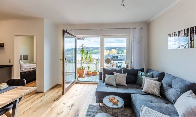 Gaienhofen Apartment | Fewo Seeperle mit Seeblick für 2-4 Personen