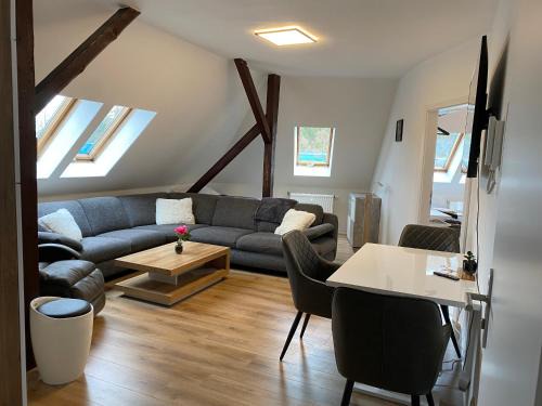 Plauen Apartment | FeWo WIEKO Plauen Leibnizstr. H1 DG Mitte