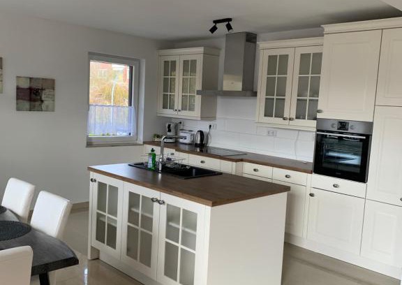 Heppens Apartment | FeWo Zeitwohnen Luxus 5 Schlafzimmer