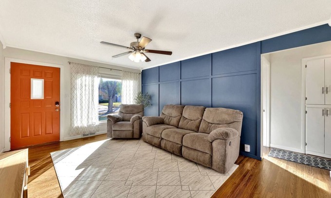 Wichita House | *Fido's Favorite* 2BD/1Bath ~Fully Fenced Retreat~