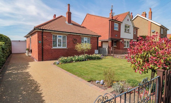 Kirkbymoorside Cottage | FIELD COTTAGE, family friendly, with a garden in Kirkbymoorside