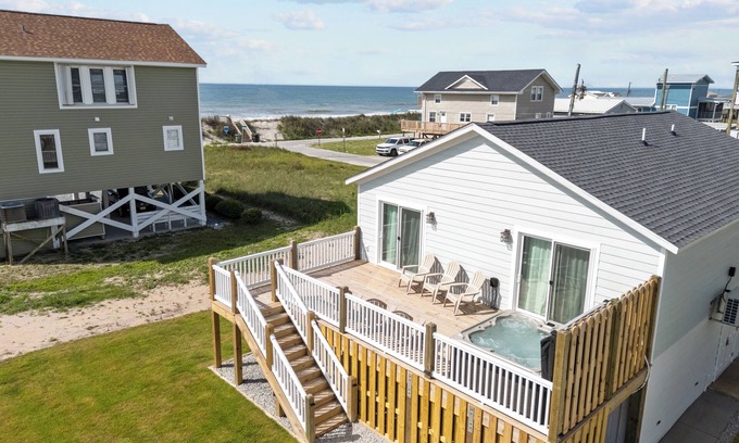 North Topsail Beach House | Field of Dreams #177 - 3BD Beach Cottage, Dog-Friendly & Steps from the Ocean