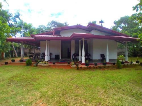 Unawatuna Villa | Field View Villa