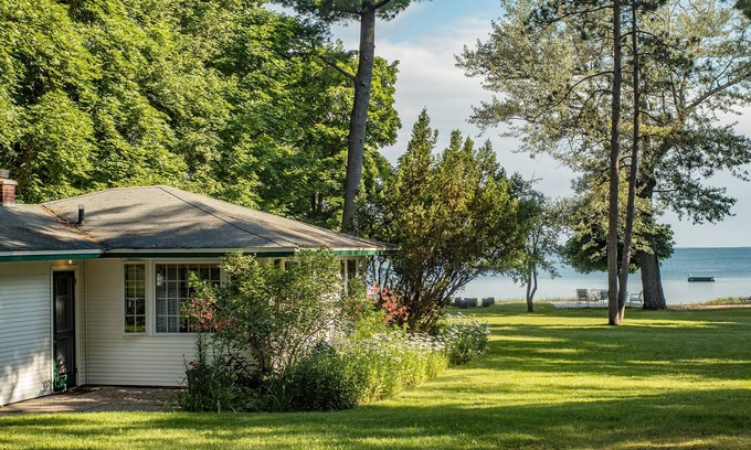 Traverse City House | Fifteen steps to the beach - 15 minutes to walk to downtown Traverse City!
