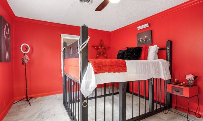 Ashland City House | Fifty MORE Shaydes Of Play-the perfect private oasis for a couple 2 explore&play