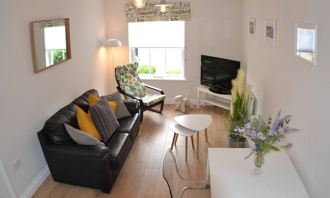 Filey Apartment | Filey Bay Haven The Bay Holiday Village WiFi Dog Friendly Gym Pool One bedroom