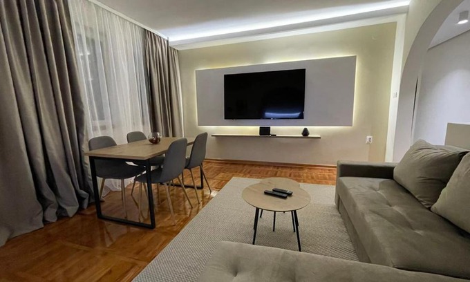 Vozdovac Apartment | Filip Luxury Suite