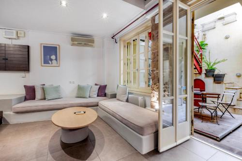 Petralona Apartment | Filopapou Pearl on Acropolis Hill