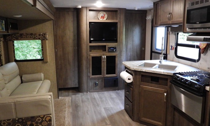 Barstow House | Final-Lee Here RV rental on quiet 26-acre tree farm 40 miles south of DC/Annap.