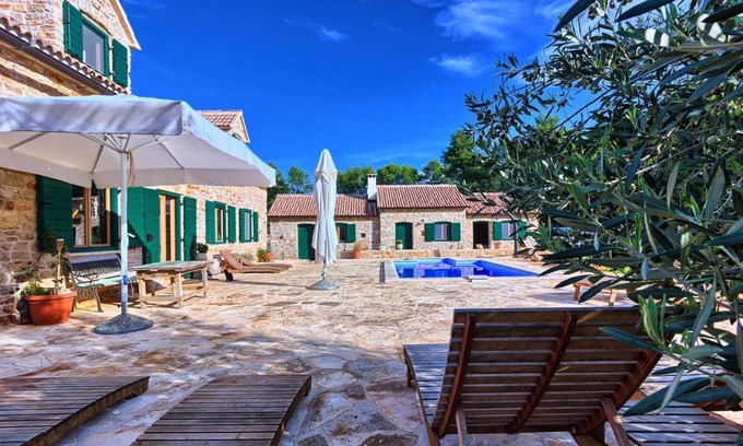 Stari Grad Villa | Finca Hvar - 3 individual houses, 5 bedrooms, bicycles for all, and a pool