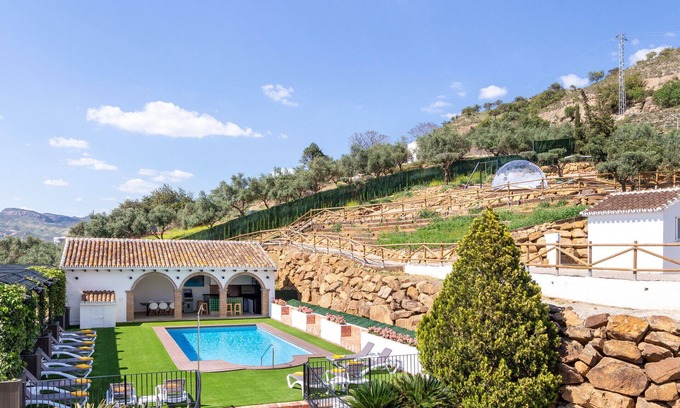 Pizarra Villa | Finca Puerto Ermita - Private with pool, outdoor areas, jacuzzi