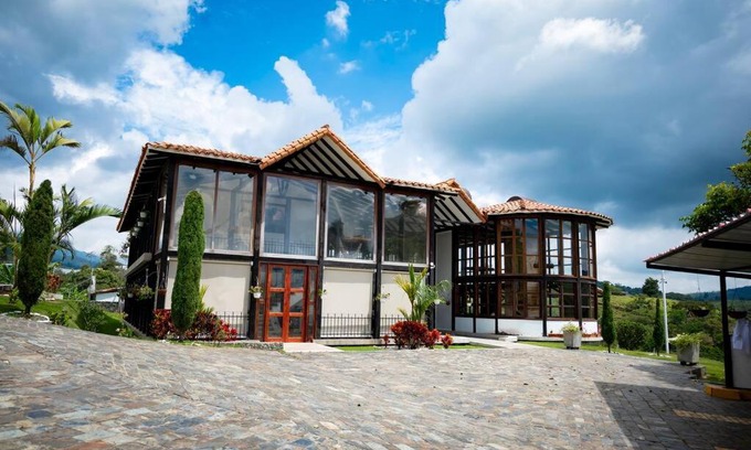 Yotoco Ski Chalet | Finca Rancho Alegre