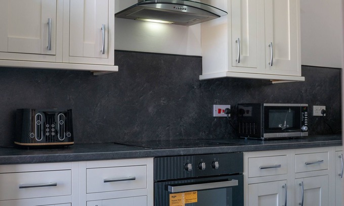 Aberdeen West End Apartment | ✪ Find DWELLCOME HOME Ltd ✪ 100Mbps 1 bedroom Apartment