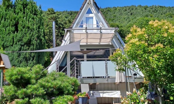 Leinsweiler House | Findling House - Holiday home, shower, WC, 2 bedrooms