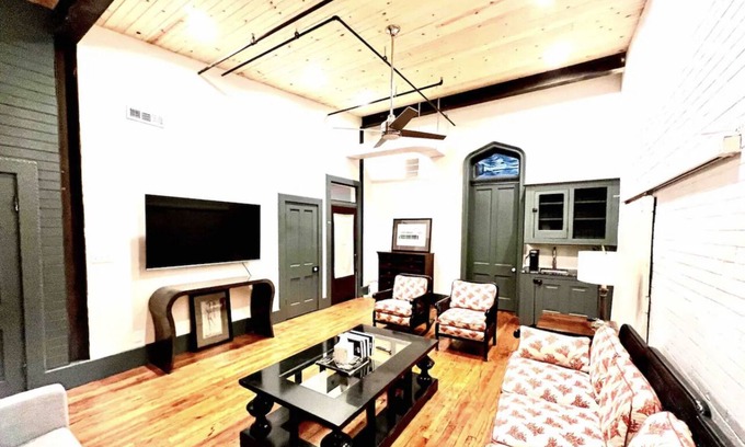 Ferdinand Apartment | Fine Furniture Factory Luxury 2 Bedroom Apartment