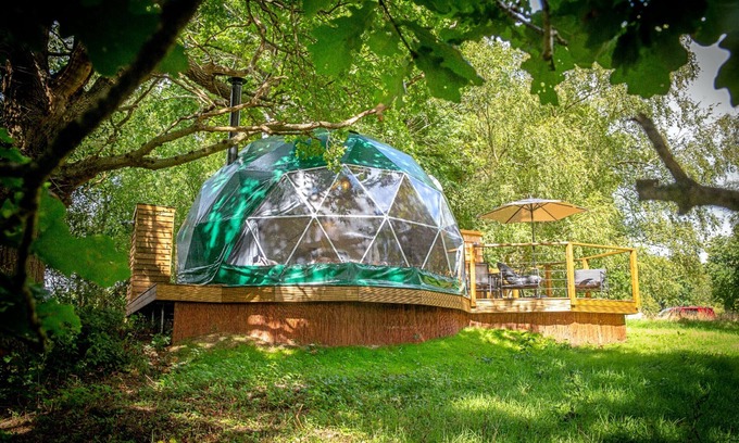 Chiddingstone Hoath Ski Chalet | Finest Retreats | Chartwell Luxury Dome