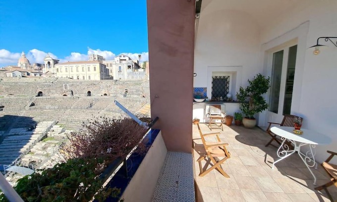 Old Town Apartment | Finestre sul Teatro - Catania - Parking included