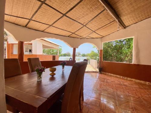 Central River House | Finfoot Lodge