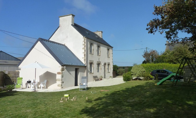 Plouneour-Trez House | Finistère, independent house 2 km from the sea (fine sandy beaches) and the GR34