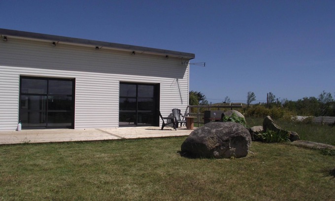 Cleder House | Finistere, Cleder, single storey house, large garden, 350m Kerfissien beach