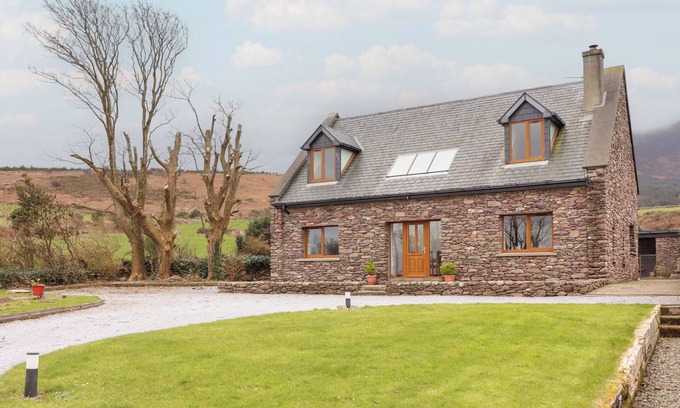 Castlegregory Cottage | FINN HOUSE, pet friendly in Castlegregory, County Kerry