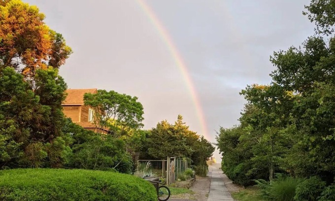 Ocean Bay Park House | Fire Island Getaway-Weeks/Midweeks/Weekends-100 yards to Beach! FAMILY-FRIENDLY!