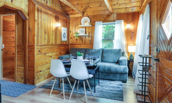 Twain Harte Cabin | Fire Pit, Deck & Grill: Cozy Twain Harte Cabin!